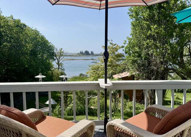 Property at 75 York Rd, Vinalhaven, ME 04863, 2 beds, 1 bath