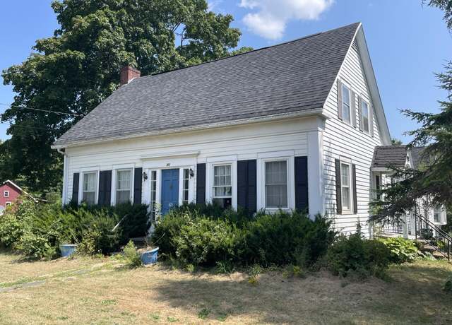 Property at 80 Oakland Rd, Fairfield, ME 04937, 4 beds, 2.5 baths