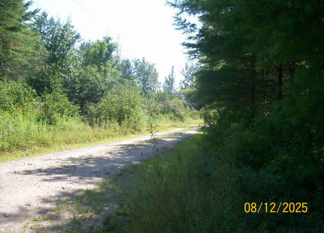 Property at 18 Linda Ln, Hollis, ME 04042