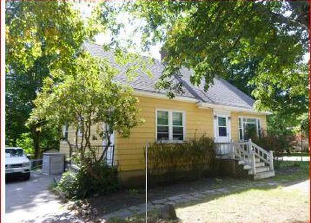 Property at 9 Allen Avenue Ext, Falmouth, ME 04105, 3 beds, 1.5 baths