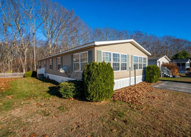 Property at 34 Brookside Cir, Ogunquit, ME 03907, 3 beds, 2 baths