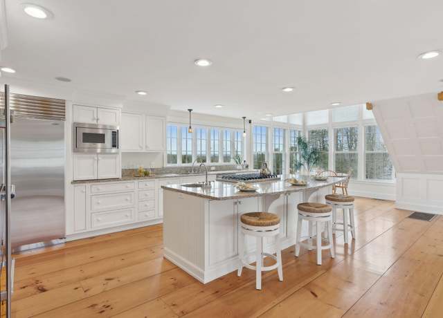 Property at 353 Bell Hill Rd, Otisfield, ME 04270, 5 beds, 3.5 baths