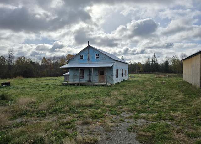 Property at 127 East Rd, Bradford, ME 04410, 4 beds
