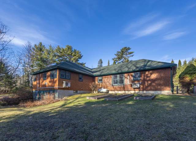 Property at 39 Stonehurst Dr, Camden, ME 04843, 2 beds, 3.5 baths