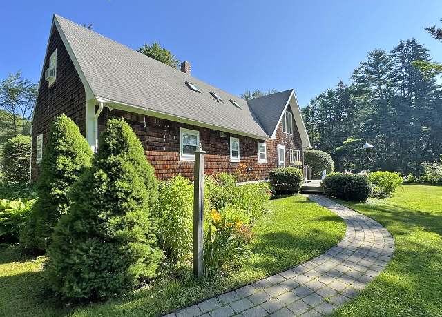 Property at 196 Pemaquid Harbor Rd, Bristol, ME 04558, 3 beds, 2.5 baths