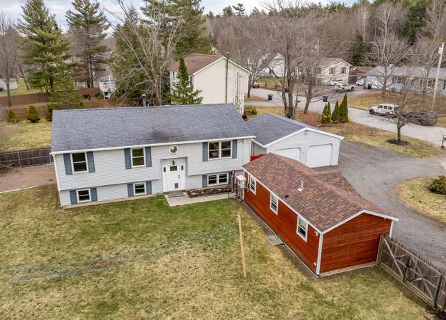 Property at 113 Yankee Ave, Bangor, ME 04401, 3 beds, 2.5 baths