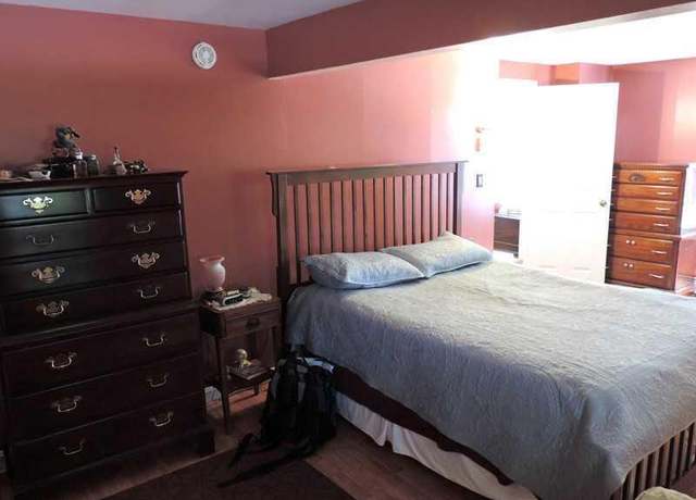 Property at 13 Viola Ln, Buxton, ME 04093, 2 beds, 1.5 baths