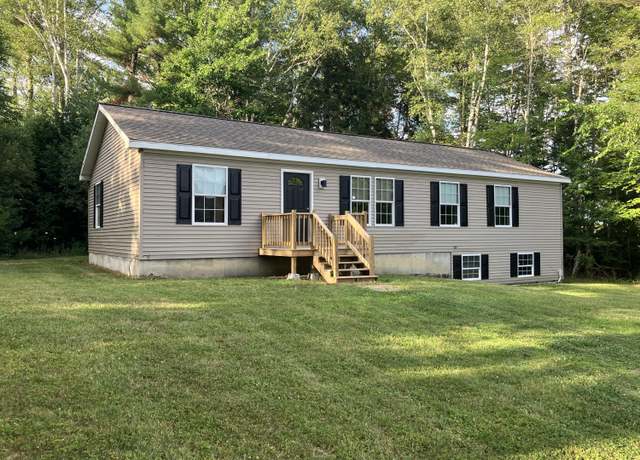 Property at 17 Brad Dr, Hermon, ME 04401, 3 beds, 2 baths