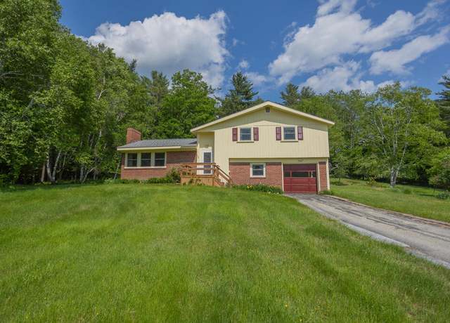 Property at 109 Beechwood Ln, Farmington, ME 04938, 3 beds, 1.5 baths