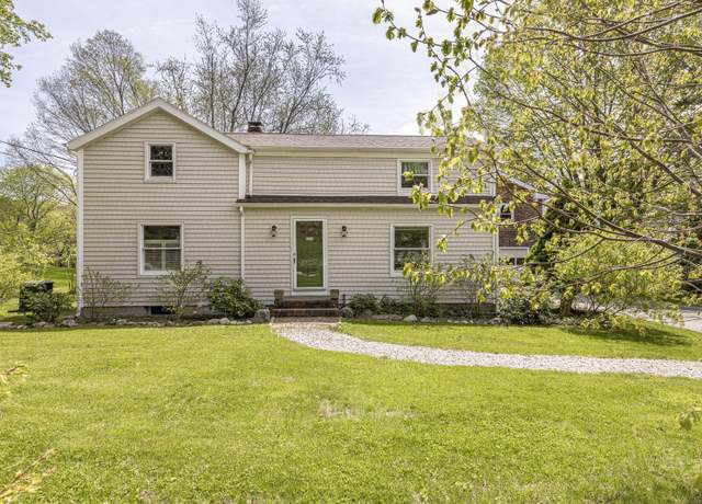 Property at 431 East Main St, Yarmouth, ME 04096, 3 beds, 2 baths