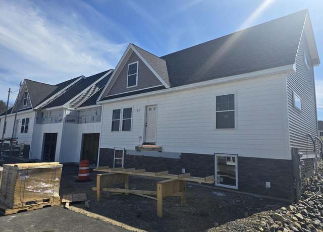 Property at 6 Rock Pond Rd #6, Sanford, ME 04073, 4 beds, 3 baths
