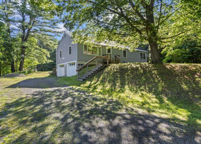 Property at 61 Cider Hill Rd, York, ME 03909, 3 beds, 1.5 baths