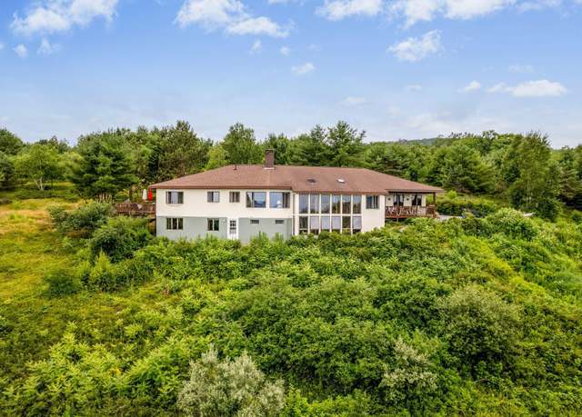 Property at 188 Mt Pleasant St, Rockport, ME 04856, 3 beds, 2.5 baths
