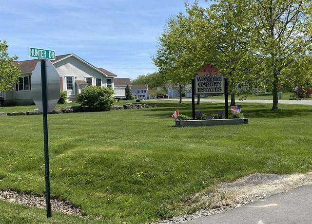 Property at 14 Hunter Dr, Hermon, ME 04401