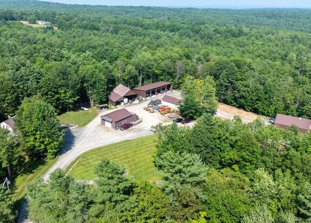 Property at 32 Roddy Ln, Readfield, ME 04355, 5 beds, 2 baths