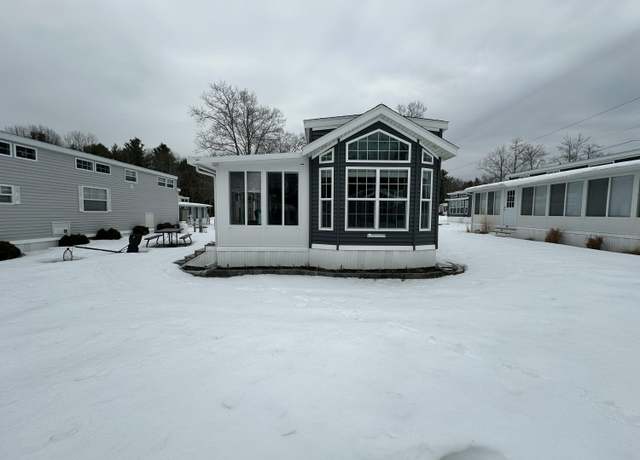 Property at 23 College Dr #325, Wells, ME 04090, 3 beds, 1 bath