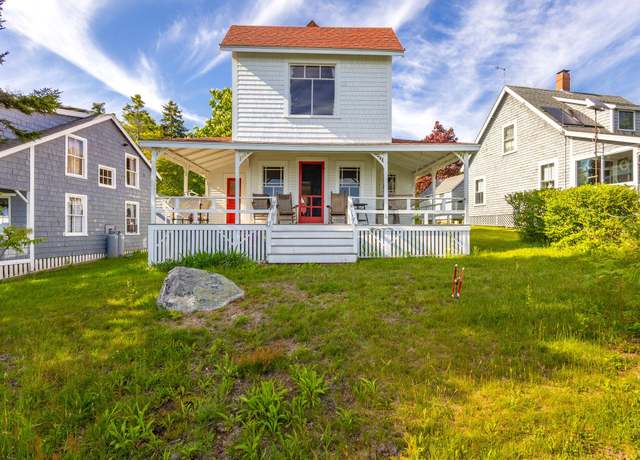 Property at 10 Bustins Island Rd, Freeport, ME 04032, 4 beds, 0.5 baths