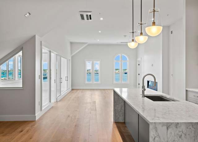 Property at 2 India St #4, Portland, ME 04101, 2 beds, 2.5 baths