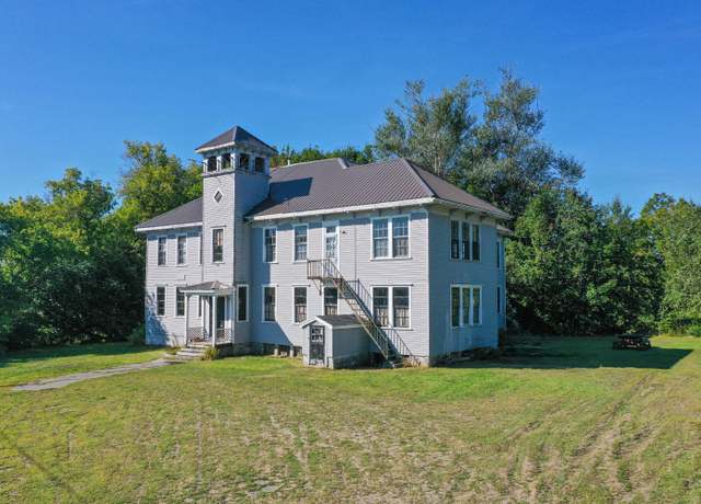 Property at 25 School St, Stockton Springs, ME 04981, 6 beds, 4.5 baths