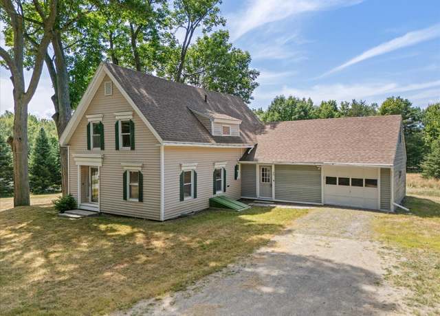Property at 40 Stage Rd, Hermon, ME 04401, 4 beds, 1.5 baths