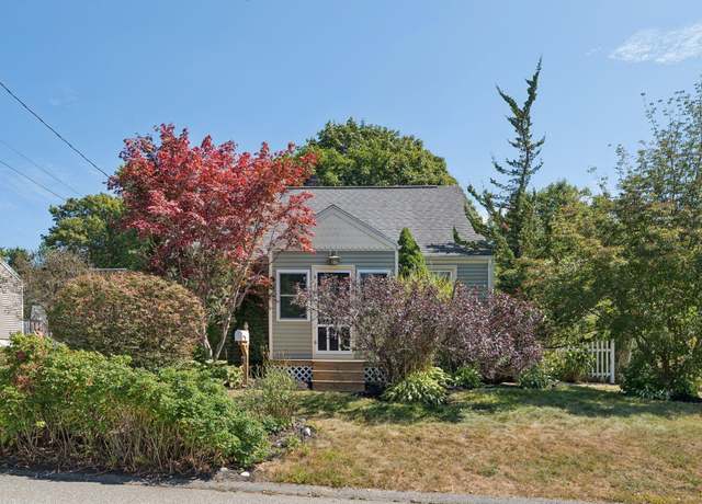 Property at 30 Farm Hill Rd, Cape Elizabeth, ME 04107, 3 beds, 1 bath
