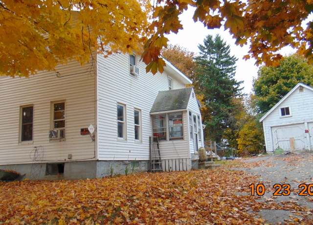 Property at 101 Main St, Lincoln, ME 04457, 4 beds, 1 bath