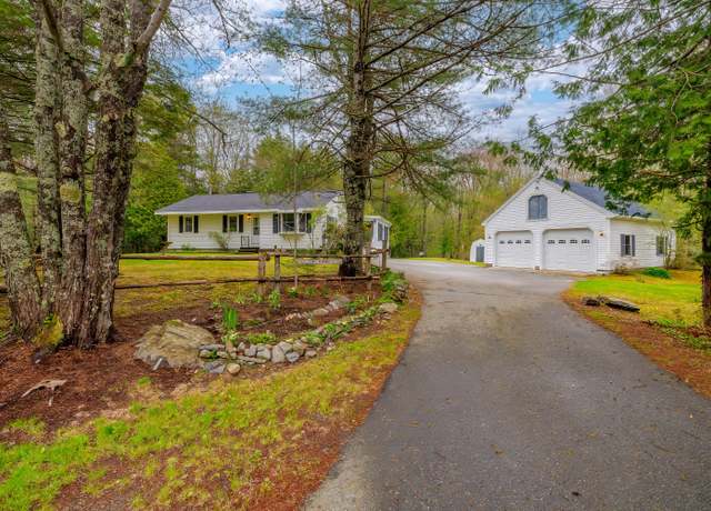 Property at 927 Pleasant St, Blue Hill, ME 04614, 2 beds, 1.5 baths