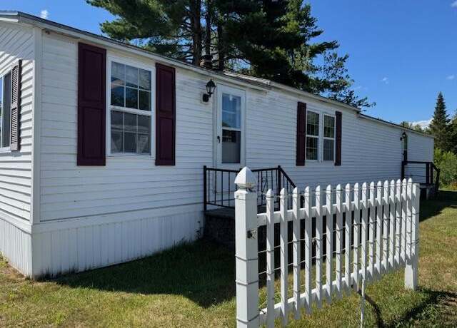 Property at 67 Windsor Dr, Westbrook, ME 04092, 3 beds, 1 bath