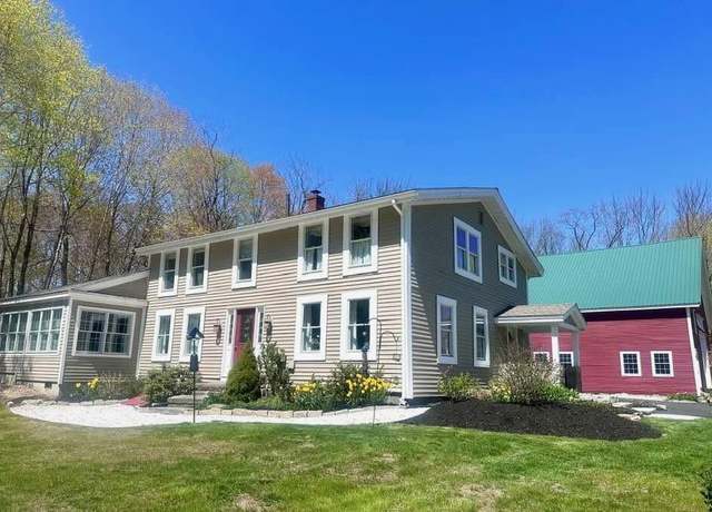 Property at 71 Brook Rd, Falmouth, ME 04105, 4 beds, 2.5 baths