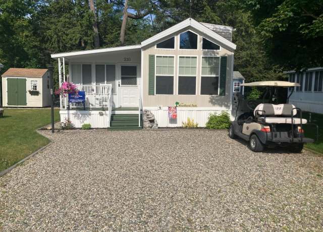 Property at 27 Ocean Park Rd #210, Old Orchard Beach, ME 04064, 1 bed, 1 bath