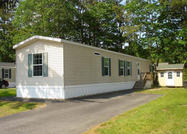 Property at 46 Pheasant Rd, Saco, ME 04072, 2 beds, 2 baths