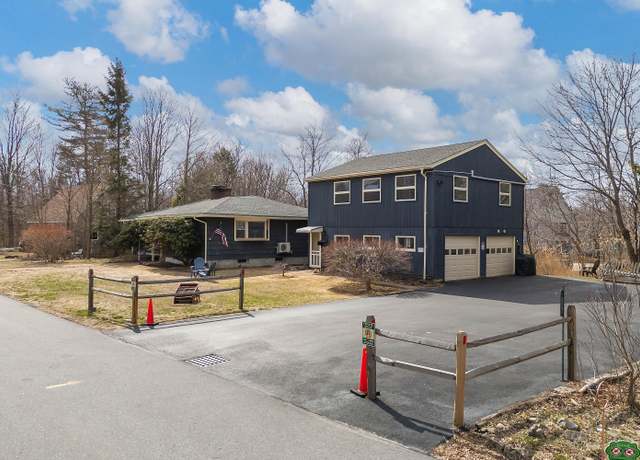 Property at 11 Elm Dr, York, ME 03909, 4 beds, 4 baths