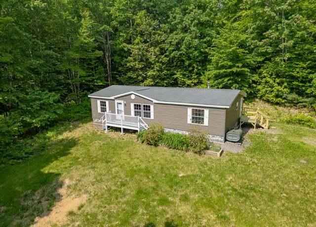 Property at 72 Fayette Corner Rd, Fayette, ME 04349, 3 beds, 2 baths