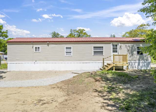 Property at 142 Cheryl Ln, Oxford, ME 04270, 2 beds, 1 bath