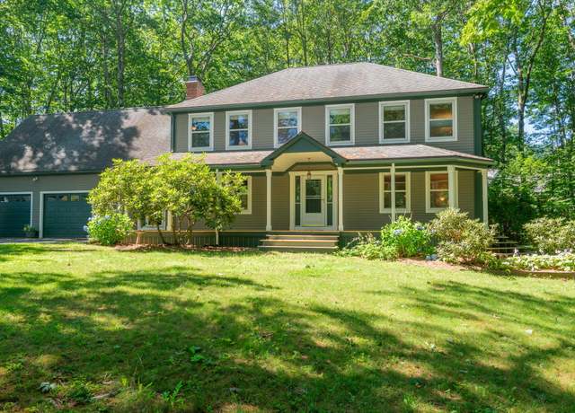 Property at 20 Stonecrest Dr, Falmouth, ME 04105, 6 beds, 3 baths