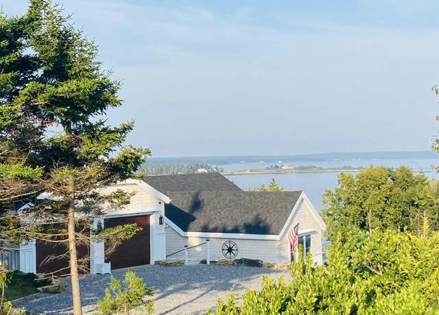 Property at 95 Blueberry Ln, Harpswell, ME 04066, 3 beds, 2 baths