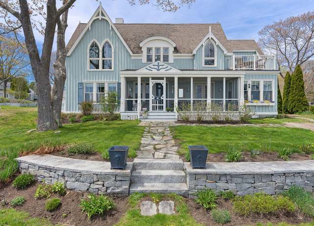 Property at 5 Brooks St, Kennebunkport, ME 04046, 3 beds, 3 baths