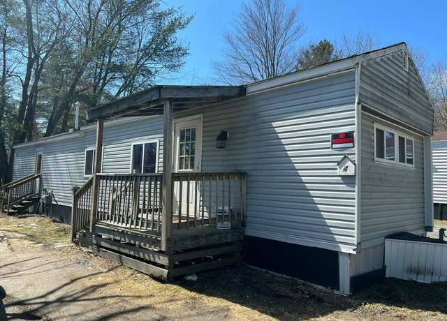 Property at 4 Victoria Dr, Waterville, ME 04901, 2 beds, 1 bath