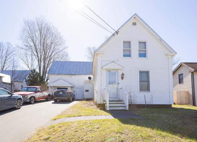 Property at 117 Franklin Ave, Farmington, ME 04938, 2 beds, 2 baths