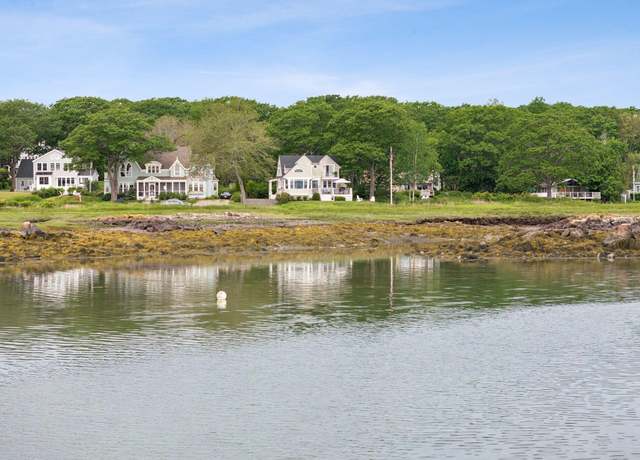 Property at 6 Brooks St, Kennebunkport, ME 04046, 3 beds, 2 baths