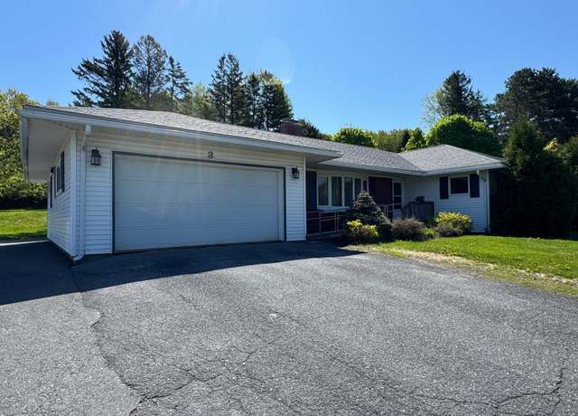 Property at 3 Hillside St, Presque Isle, ME 04769, 3 beds, 2.5 baths