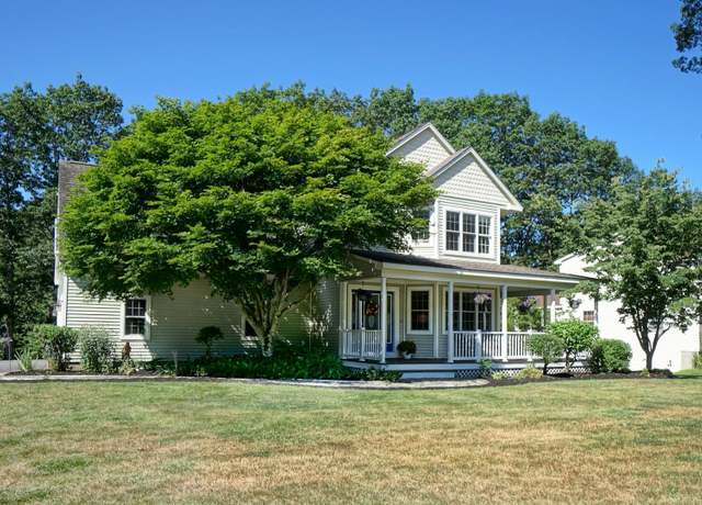 Property at 7 Polliwog Ln, Gorham, ME 04038, 4 beds, 2.5 baths