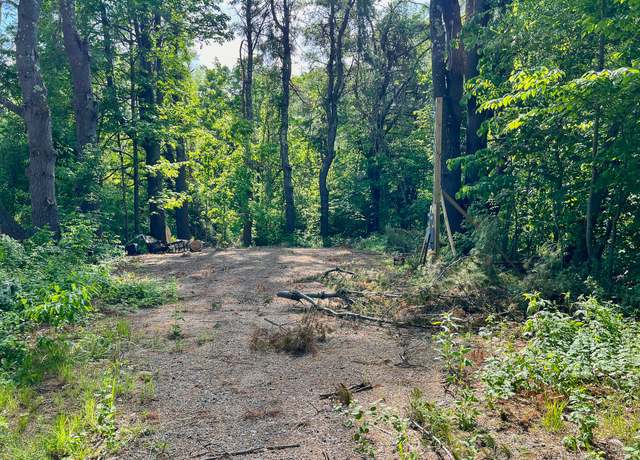 Property at 29 Boulder Rd, Raymond, ME 04071