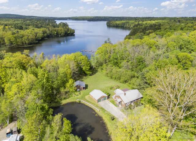 Property at 117 Taylor Woods Rd, Belgrade, ME 04917, 5 beds, 3 baths