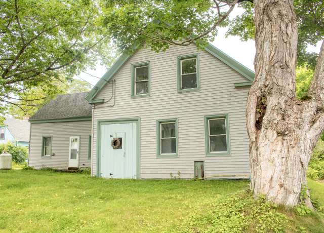 Property at 363 Shore Rd, Ellsworth, ME 04605, 5 beds, 2 baths