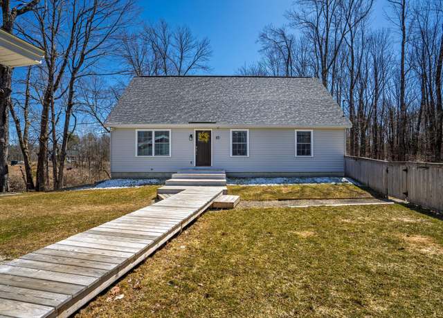 Property at 85 Hallowell Rd, North Yarmouth, ME 04097, 4 beds, 3 baths