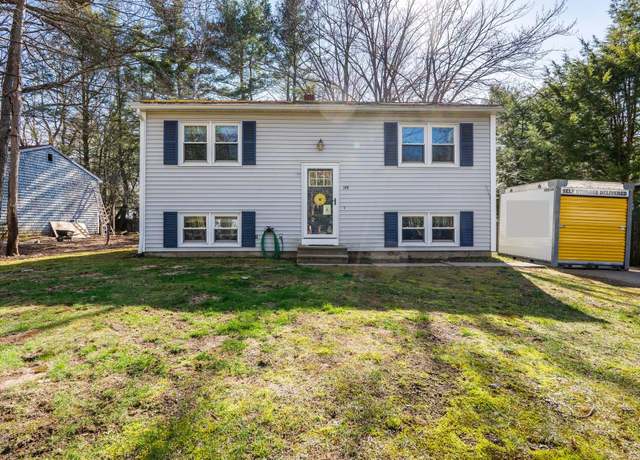 Property at 144 Main St, Topsham, ME 04086, 3 beds, 1 bath