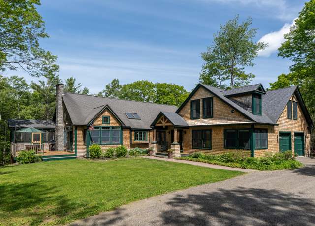 Property at 10 Pemasong Ln, Yarmouth, ME 04096, 4 beds, 3.5 baths