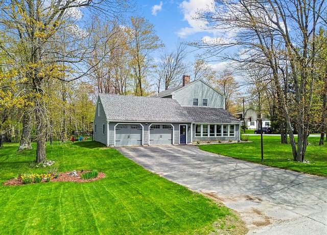 Property at 4 Smiley Ave, Winslow, ME 04901, 4 beds, 2.5 baths