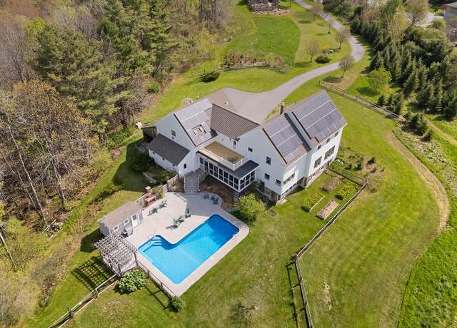 Property at 11 Orchard Hill Rd, Freeport, ME 04032, 5 beds, 4.5 baths
